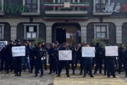 Policías sin armas, uniformes y sin salario justo se manifiesta en Jocotitlán