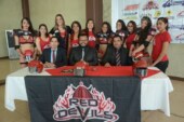 Arranca pretemporada  equipo de futbol americano en bikini, Red Devils